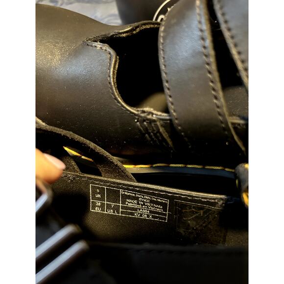 Dr Martens Eviee Black Chunky Heel size 7/EU 38 - Picture 6 of 6